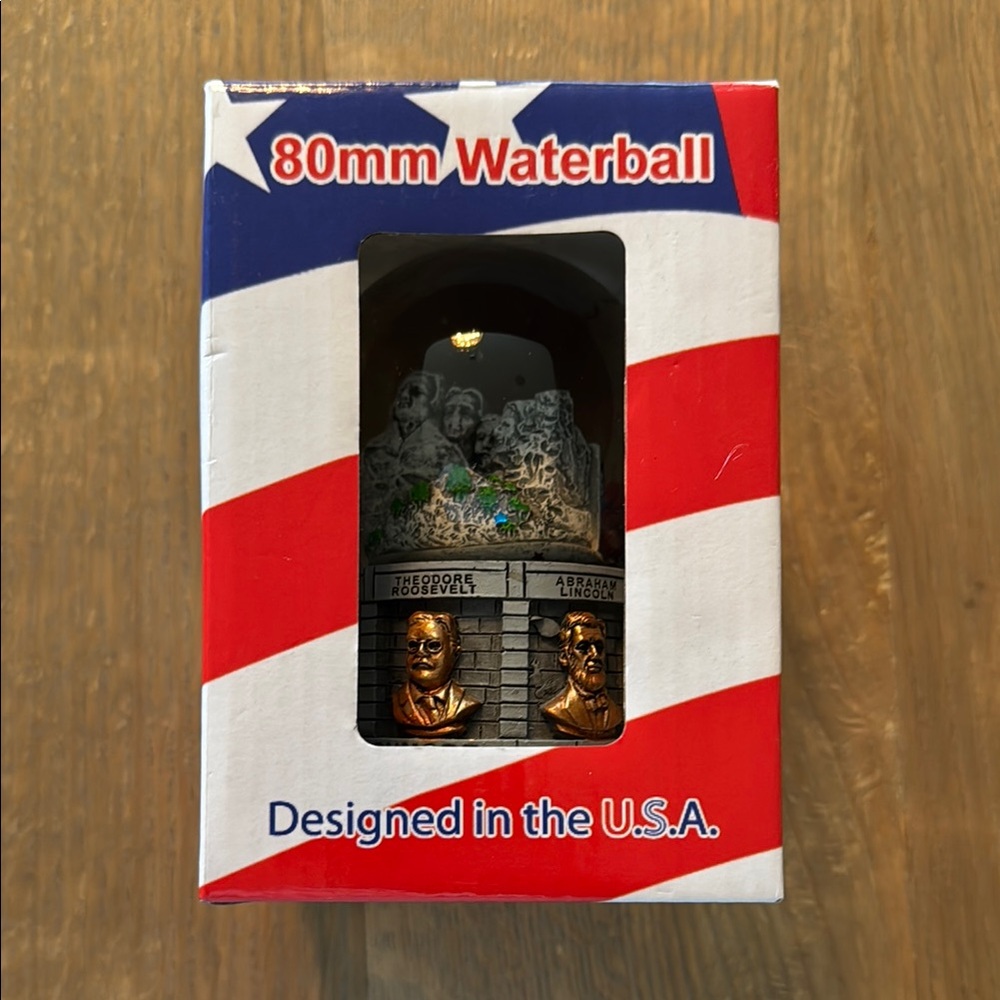 Mount Rushmore Globe Souvenir